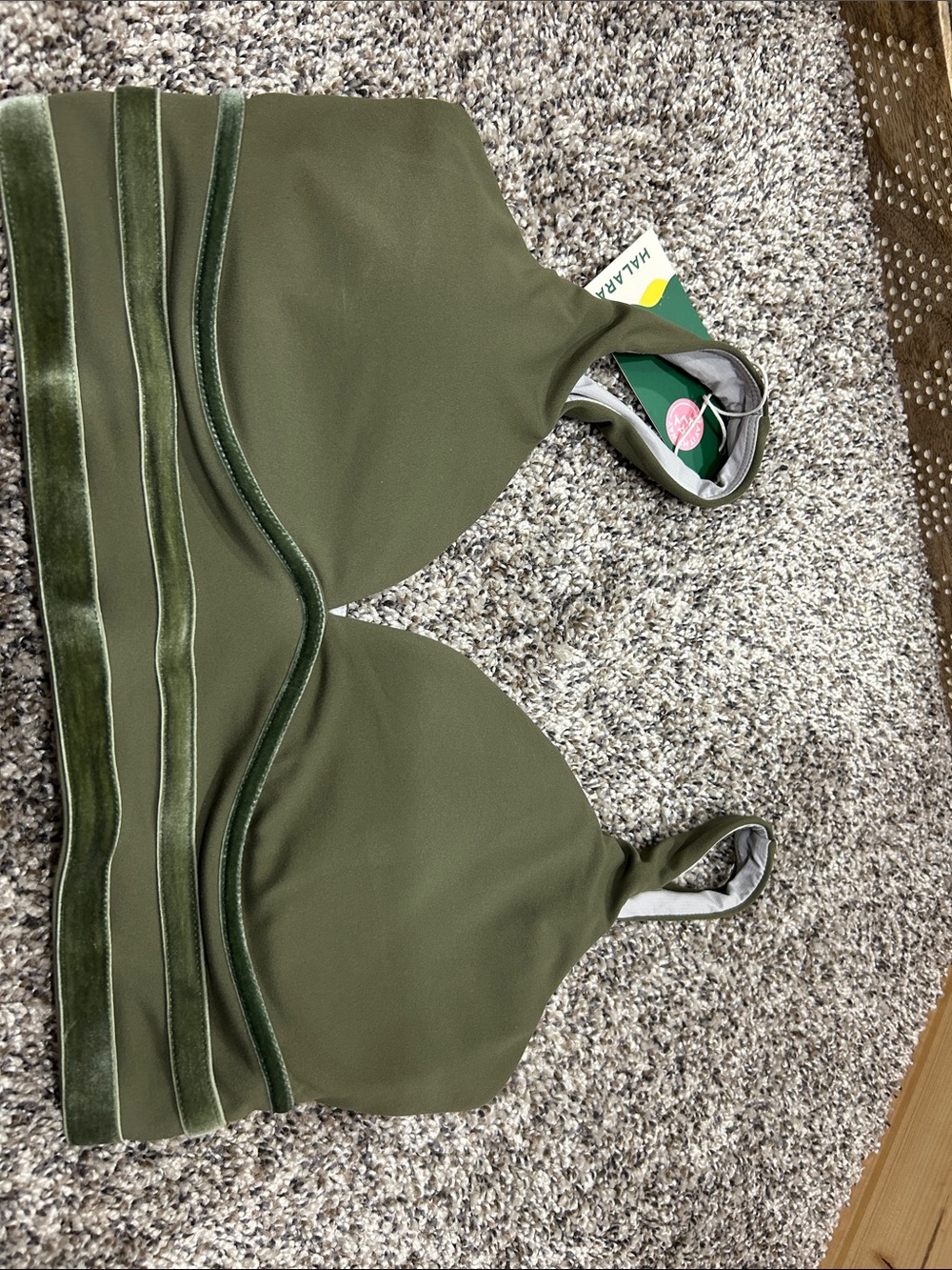 HALARA Olive Seamless Velvet-Trim Bralette
